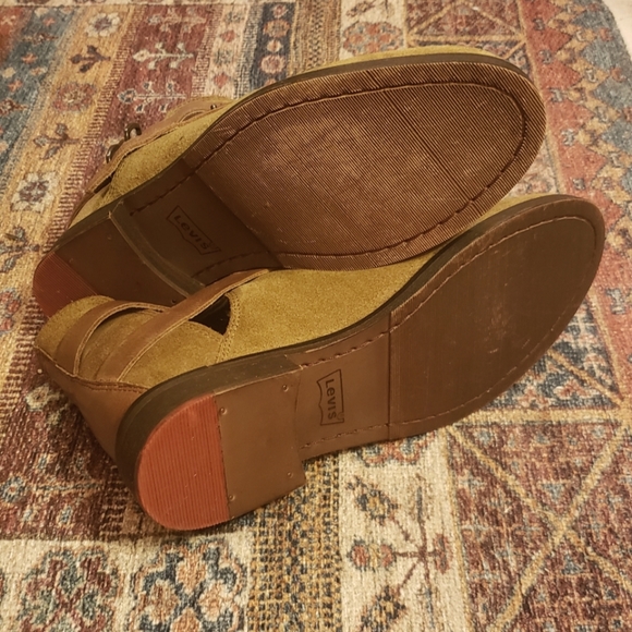 Levi's Nubuck Leather Booties - Picture 5 of 6